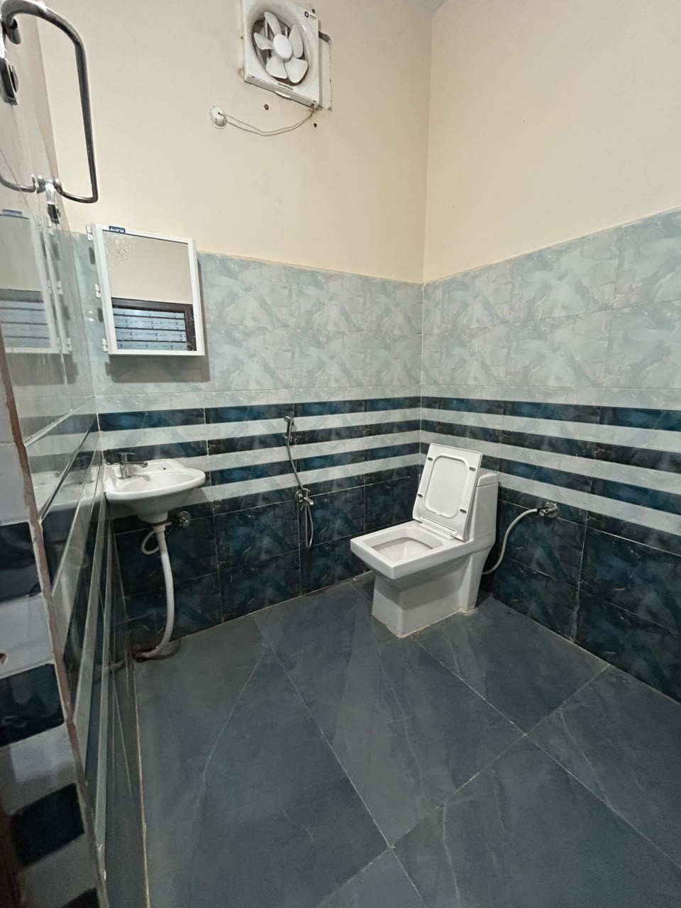 Deluxe Room bathroom